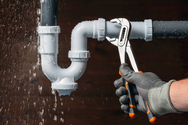 Professional Drain Cleaning technician working in Mountain View, MO